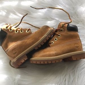 Wheat colored Timberlands boots size 6
